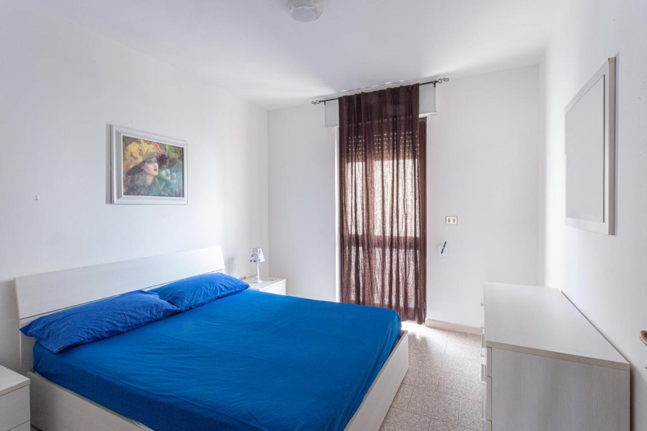 Appartamento A 150 M Dal Mare Climatizzato Con Bellissimo Patio Esterno Torre Pali Buitenkant foto