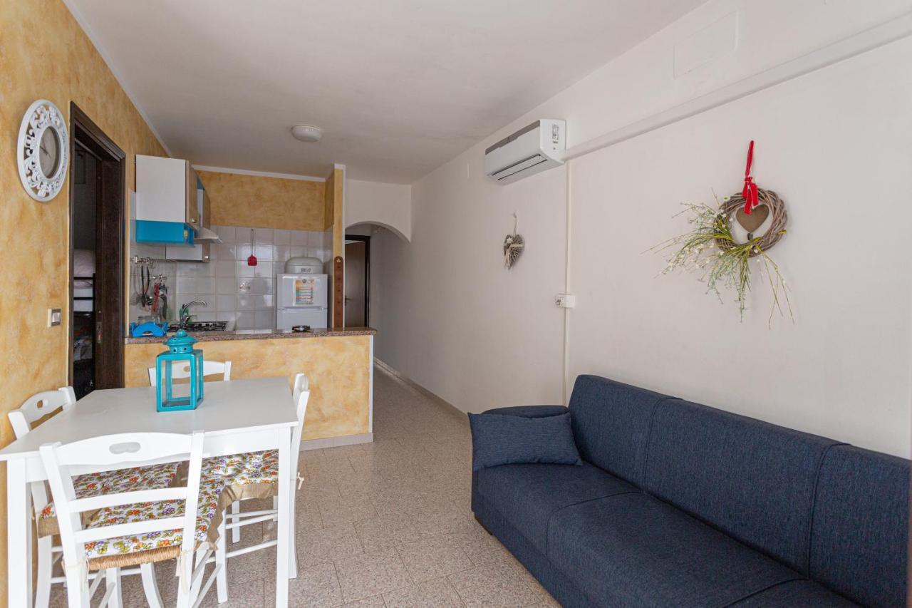 Appartamento A 150 M Dal Mare Climatizzato Con Bellissimo Patio Esterno Torre Pali Buitenkant foto