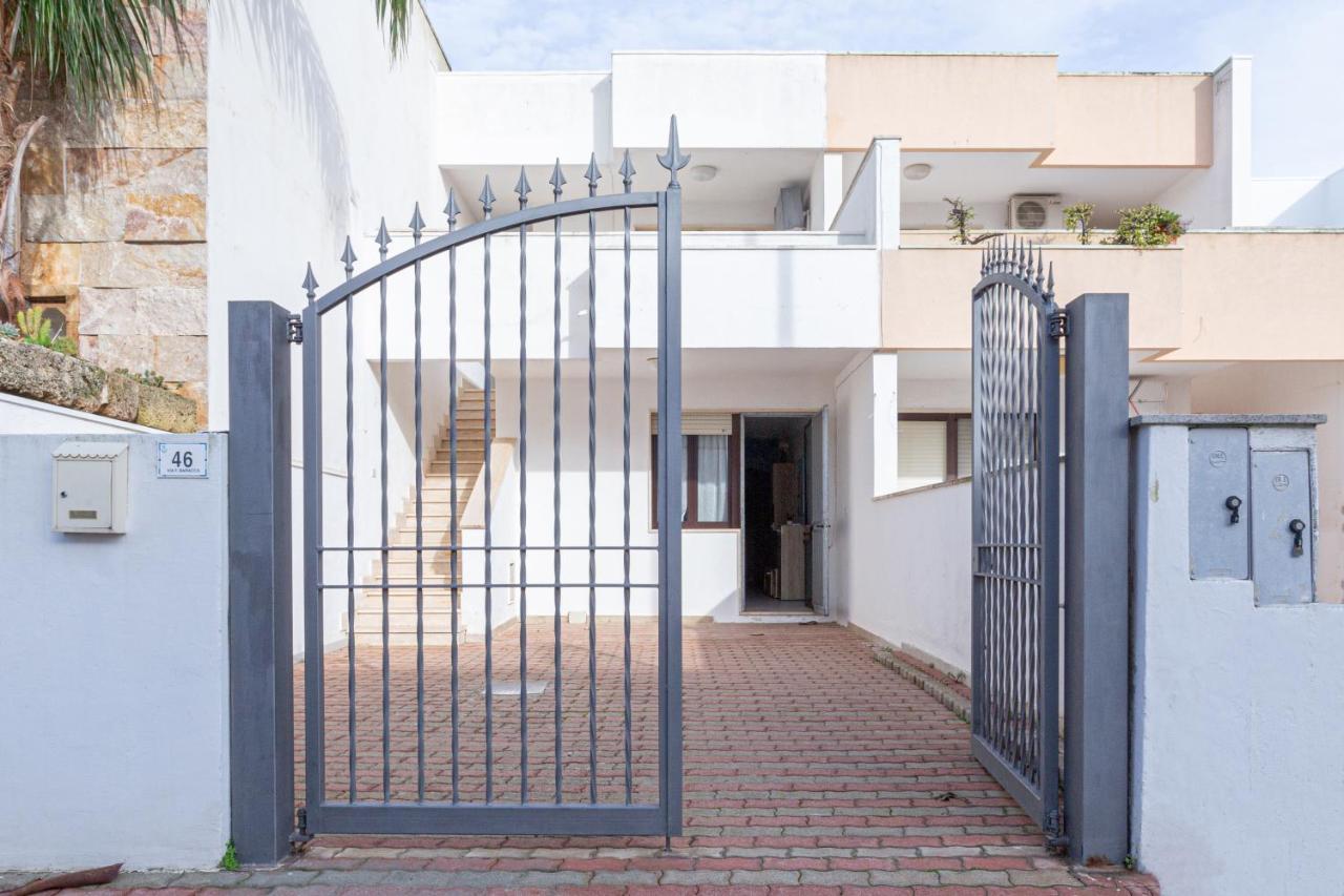 Appartamento A 150 M Dal Mare Climatizzato Con Bellissimo Patio Esterno Torre Pali Buitenkant foto